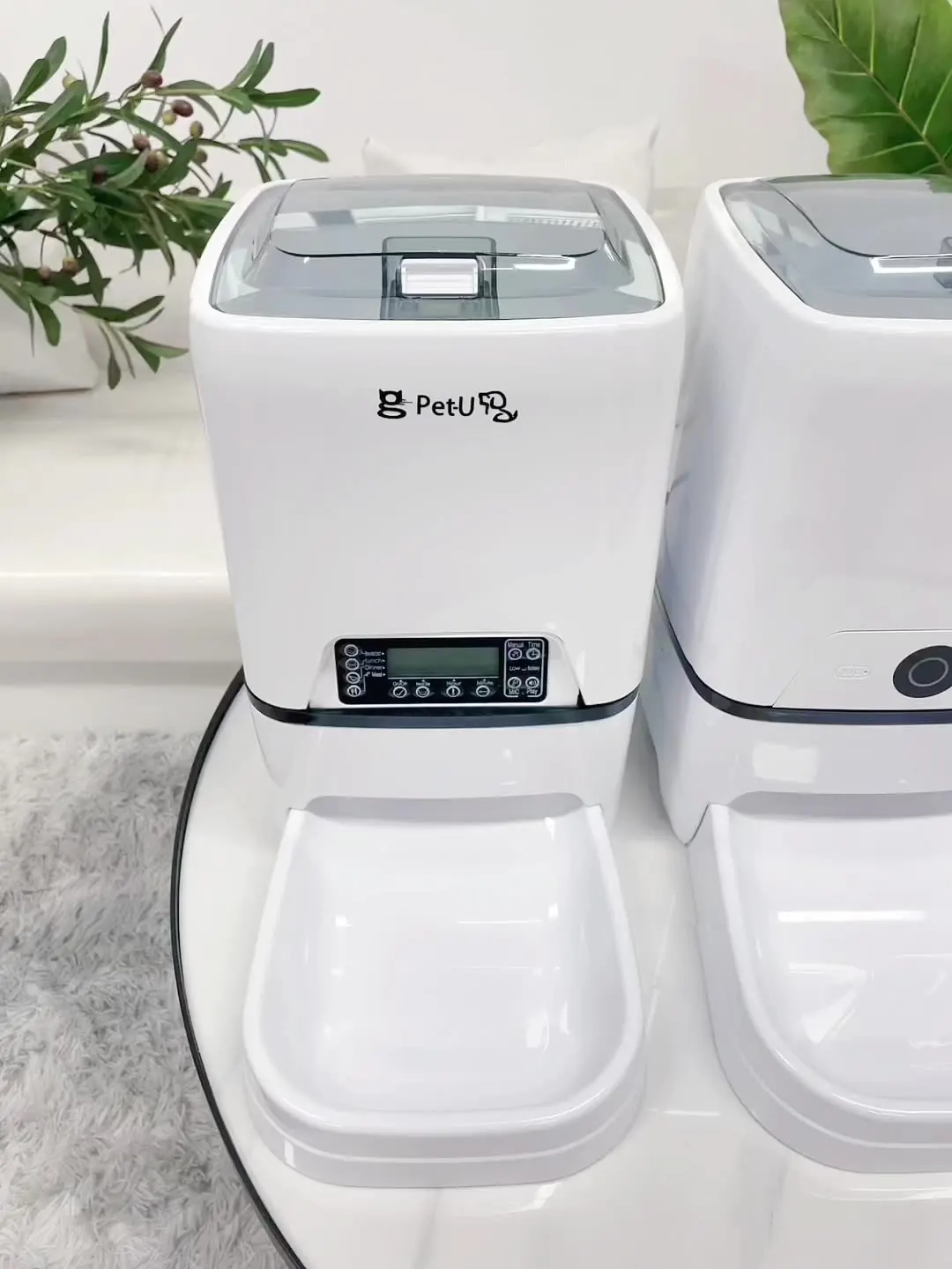 Automatic Pet Feeder Regularly Quantifies Food for Cats and Dogs By Self-catering Intelligent WIFI Feeder
Automatic Pet Feeder Regularly Quantifies Food for Cats and Dogs By Self-catering Intelligent WIFI Feeder