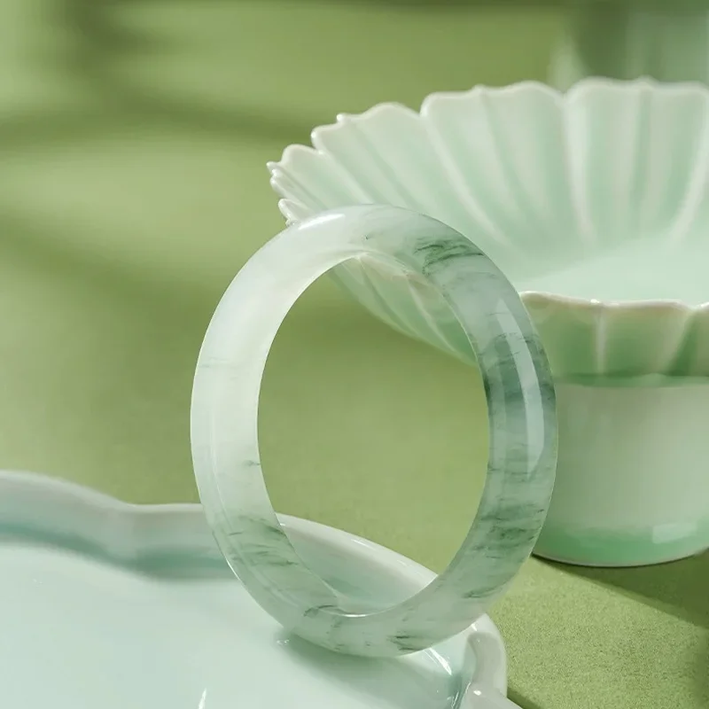 Natural Tianshan Jade Bracelet Gold Silk Jade Ice Transparent Green Jewelry Bracelet
Natural Tianshan Jade Bracelet Gold Silk Jade Ice Transparent Green Jewelry Bracelet