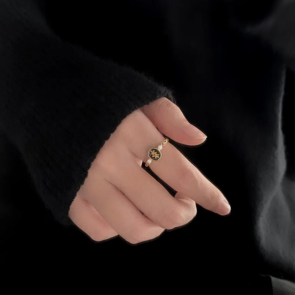 Vintage Retro Drop Oil Mid Century Style Ring For Women Luxury Advanced Sense Personalized Design Index Finger Ring As Gift
Vintage Retro Drop Oil Mid Century Style Ring For Women Luxury Advanced Sense Personalized Design Index Finger Ring As Gift