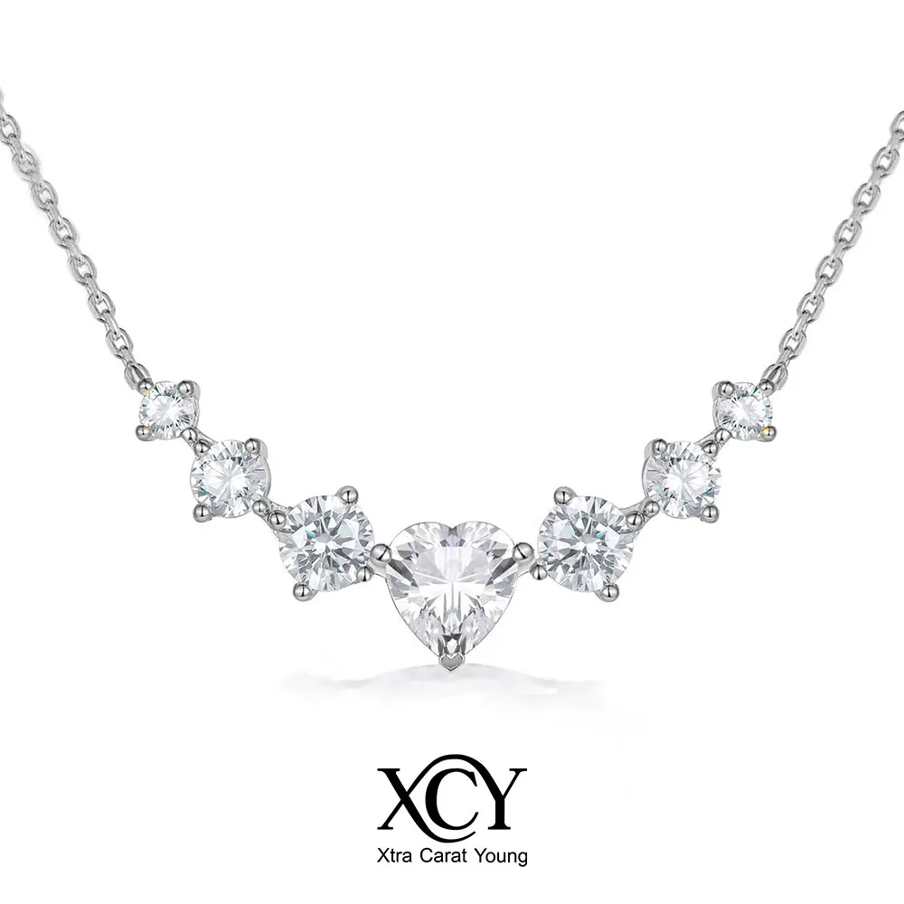 XCY Heart Moissanite Necklace for Women 925 Sterling Silver Sparkling Curved Pendant Necklaces Wedding Party Fine Jewelry Gift
XCY Heart Moissanite Necklace for Women 925 Sterling Silver Sparkling Curved Pendant Necklaces Wedding Party Fine Jewelry Gift