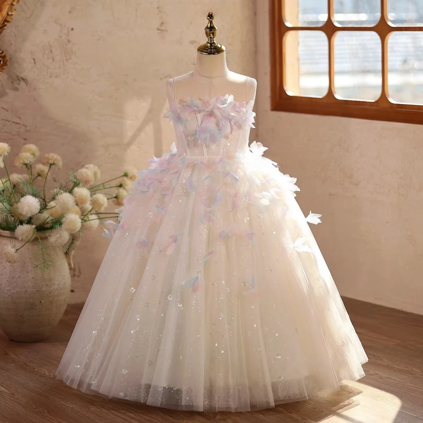 Girls Strapless 3D Feather Sequin Tulle Flower Girl Dress Corset Princess Gown for Cake Smash Birthday Wedding Pageant
Girls Strapless 3D Feather Sequin Tulle Flower Girl Dress Corset Princess Gown for Cake Smash Birthday Wedding Pageant