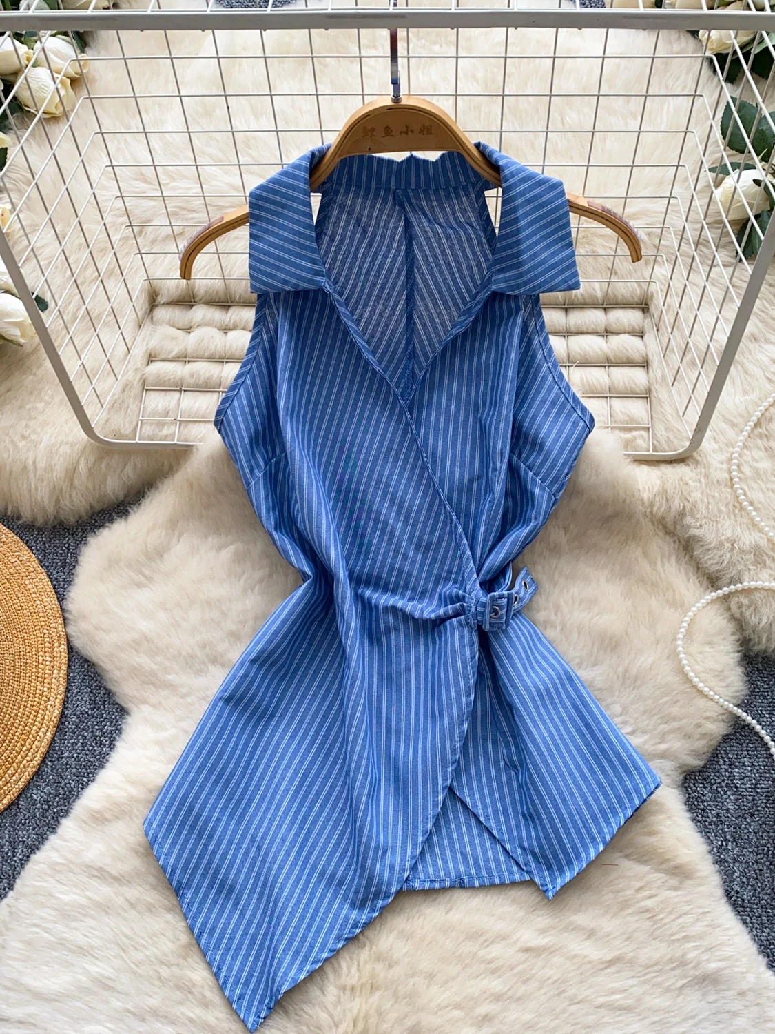 Blue Striped Sleeveless Women's Shirt Summer Pure Desire Cross Irregular Collar Waist Inward Top Korean Style Loose Fit
Blue Striped Sleeveless Women's Shirt Summer Pure Desire Cross Irregular Collar Waist Inward Top Korean Style Loose Fit
