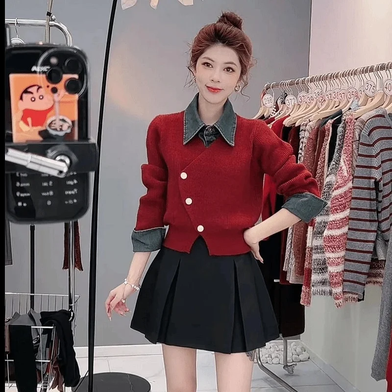 Модный вязаный свитер с джинсовыми вставками и воротником, женский, осенне-зимний, новый дизайн, универсальный топ в европейском и корейском стиле
Модный вязаный свитер с джинсовыми вставками и воротником, женский, осенне-зимний, новый дизайн, универсальный топ в европейском и корейском стиле