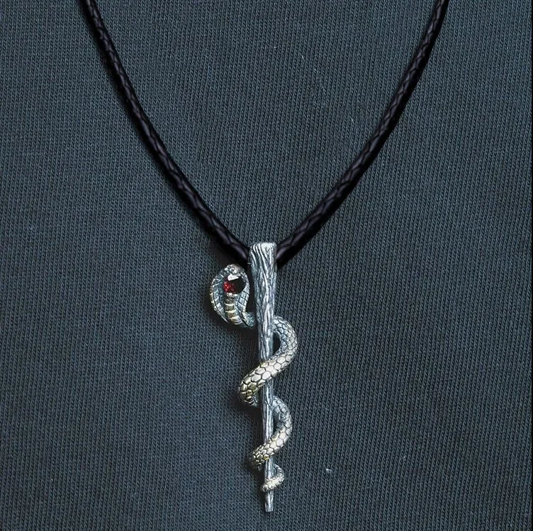 New 2023 Vintage Cobra Pendant Unisex Hip-hop Punk Long Necklace Banquet Jewelry Accessories Gift
New 2023 Vintage Cobra Pendant Unisex Hip-hop Punk Long Necklace Banquet Jewelry Accessories Gift