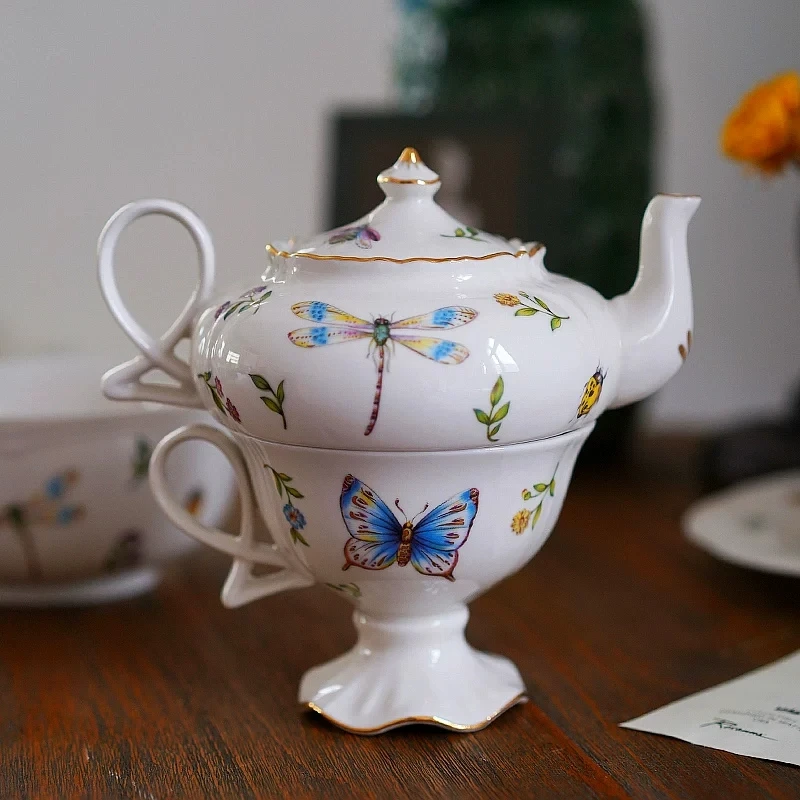Exquisite Life High-end Palace-style Ceramic Double-layer Coffee Pot and Cup Mother-and-Daughter Design Afternoon Tea Set
Exquisite Life High-end Palace-style Ceramic Double-layer Coffee Pot and Cup Mother-and-Daughter Design Afternoon Tea Set