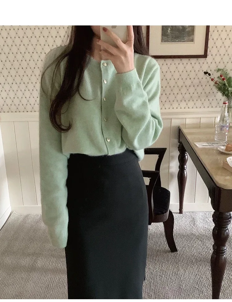 Designer womens Cashmere cardigan sweaters Autumn and Winter knitted knitwear cardigan casual loose long-sleeved coat for women
Designer womens Cashmere cardigan sweaters Autumn and Winter knitted knitwear cardigan casual loose long-sleeved coat for women