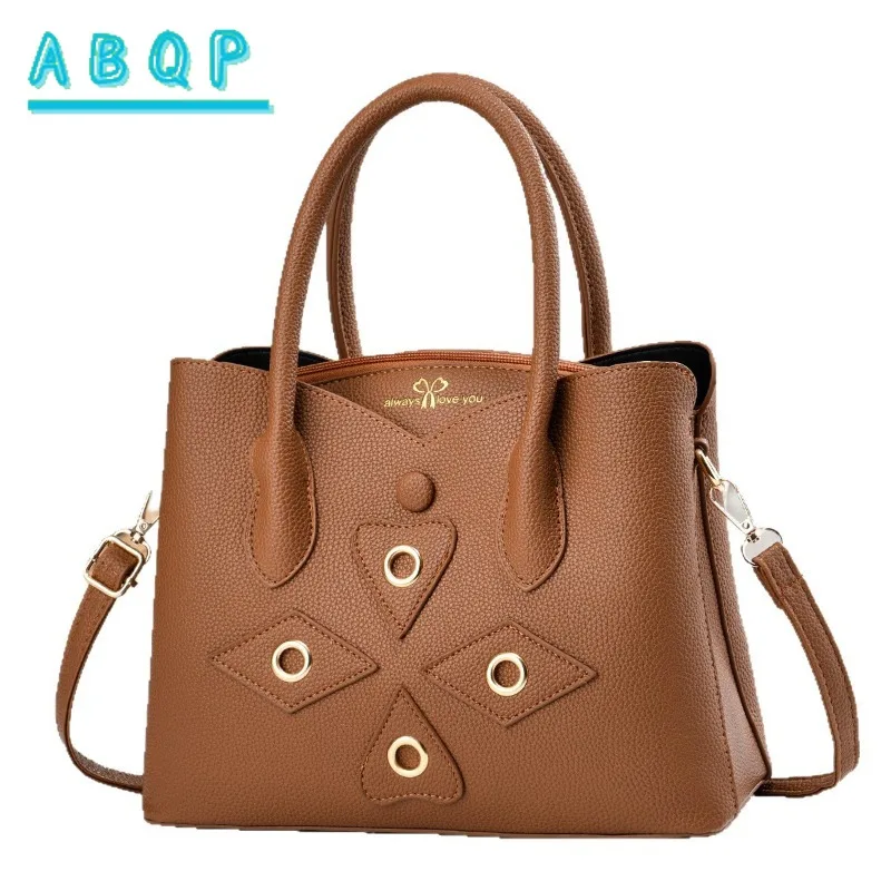 New Women's Handbag Luxury Brand Fashion Trend Women's Shoulder Bag PU Large Capacity Personalized Casual Women's Bag
New Women's Handbag Luxury Brand Fashion Trend Women's Shoulder Bag PU Large Capacity Personalized Casual Women's Bag