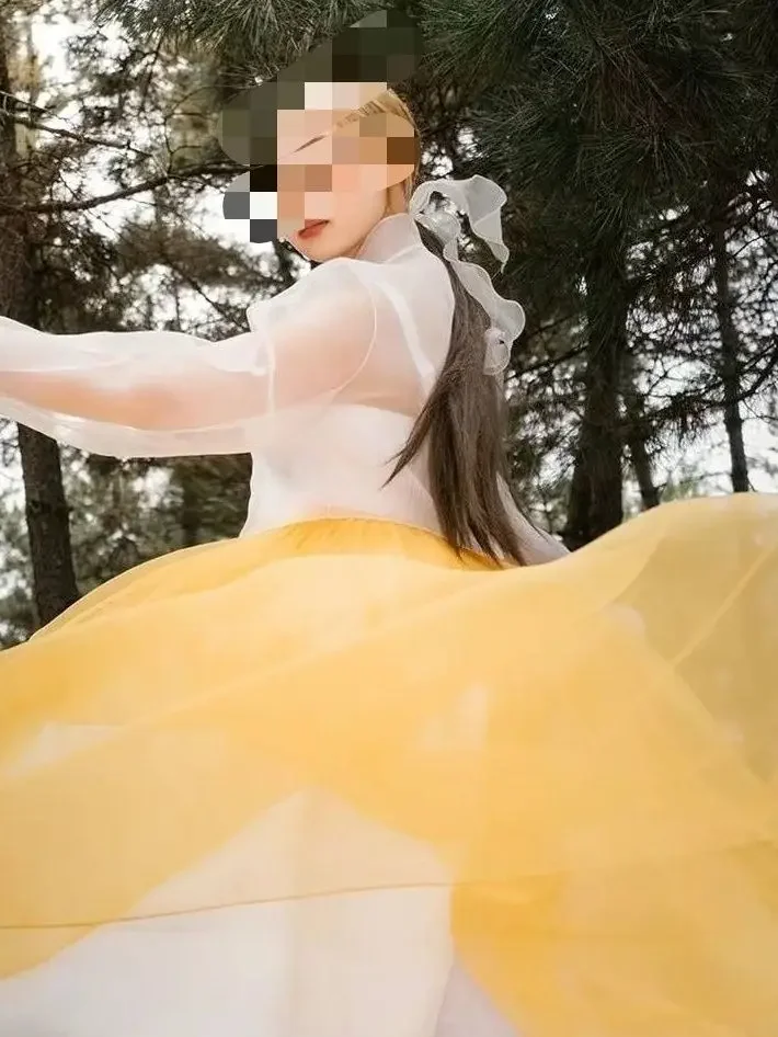 Желтое Новое Женское летнее газовое платье Hanbok, традиционная одежда, корейское свадебное платье, одежда азиатских и тихоокеанских островов, 한복.
Желтое Новое Женское летнее газовое платье Hanbok, традиционная одежда, корейское свадебное платье, одежда азиатских и тихоокеанских островов, 한복.