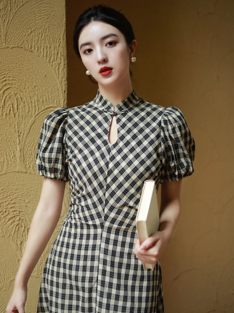 New Chinese Style Plaid Qipao Dress with Bubble Sleeves Slimming Dress College Girls Retro National Trend Polyester Fiber
New Chinese Style Plaid Qipao Dress with Bubble Sleeves Slimming Dress College Girls Retro National Trend Polyester Fiber