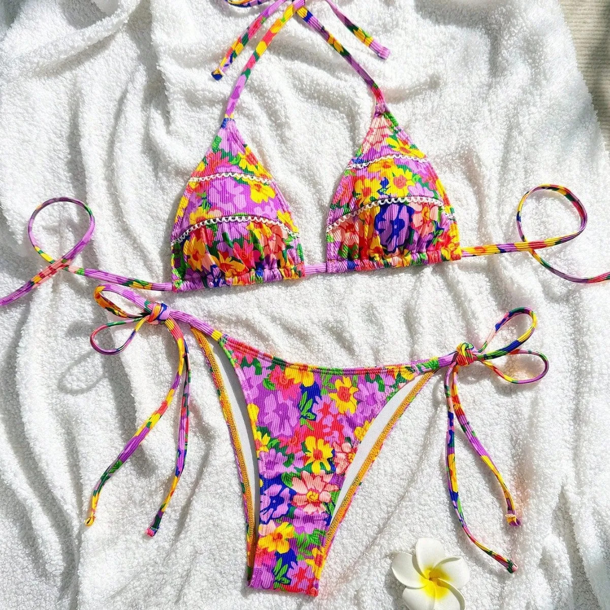 2025 New Neck Strap Bikini Two-piece Swimsuit Summer Beach Vacation Women Europe and The United States
2025 New Neck Strap Bikini Two-piece Swimsuit Summer Beach Vacation Women Europe and The United States