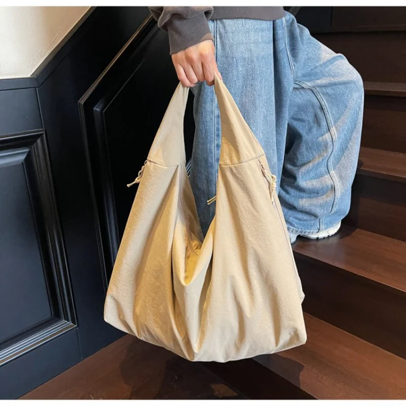 Chic-elegant 2025 New Ladies Luxury Brand Leather Shoulder Bag Famous Designer Simple Popular Classic
Chic-elegant 2025 New Ladies Luxury Brand Leather Shoulder Bag Famous Designer Simple Popular Classic