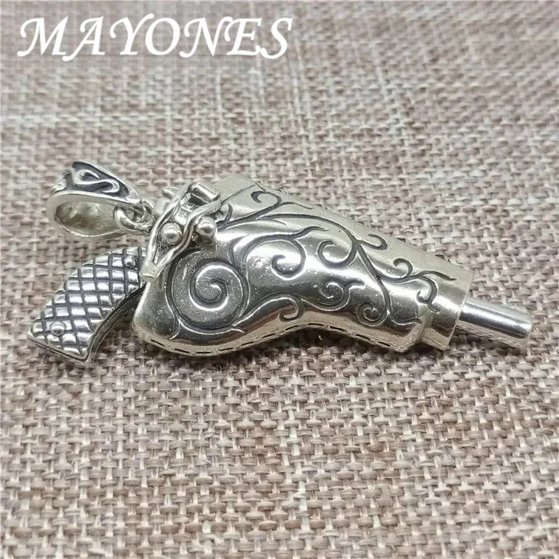 Mayones 925 Sterling Silver Gun And Scabbard Holster Pendant For Weapon Solider Pendant Necklace 23.4 Grams
Mayones 925 Sterling Silver Gun And Scabbard Holster Pendant For Weapon Solider Pendant Necklace 23.4 Grams