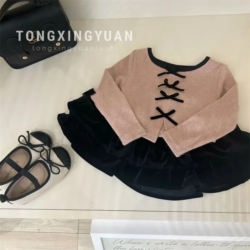 Girls' Autumn and Winter New Style Pink Top+Velvet Skirt Two-Piece Set Baby Fashionable Suit
Girls' Autumn and Winter New Style Pink Top+Velvet Skirt Two-Piece Set Baby Fashionable Suit