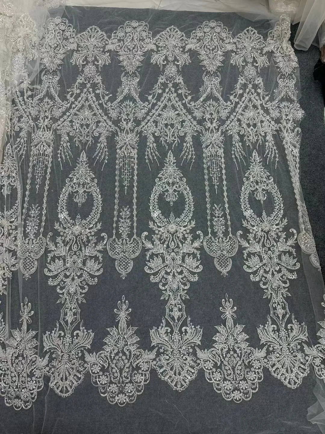 2024 New 5 yards monochrome sequins beaded with embroidery Nigerian bride high quality French lace fabric evening dress custom
2024 New 5 yards monochrome sequins beaded with embroidery Nigerian bride high quality French lace fabric evening dress custom