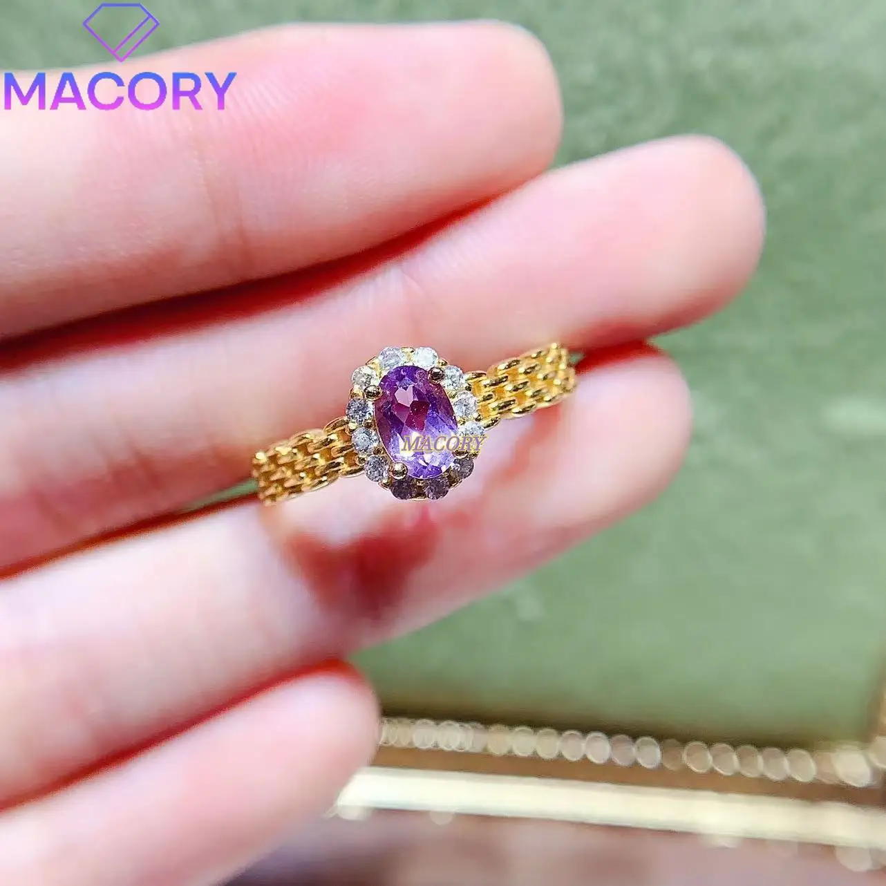 Pure natural amethyst ring for women, new style, pure silver 925 jewelry, full color and bright, comes with certificate.
Pure natural amethyst ring for women, new style, pure silver 925 jewelry, full color and bright, comes with certificate.