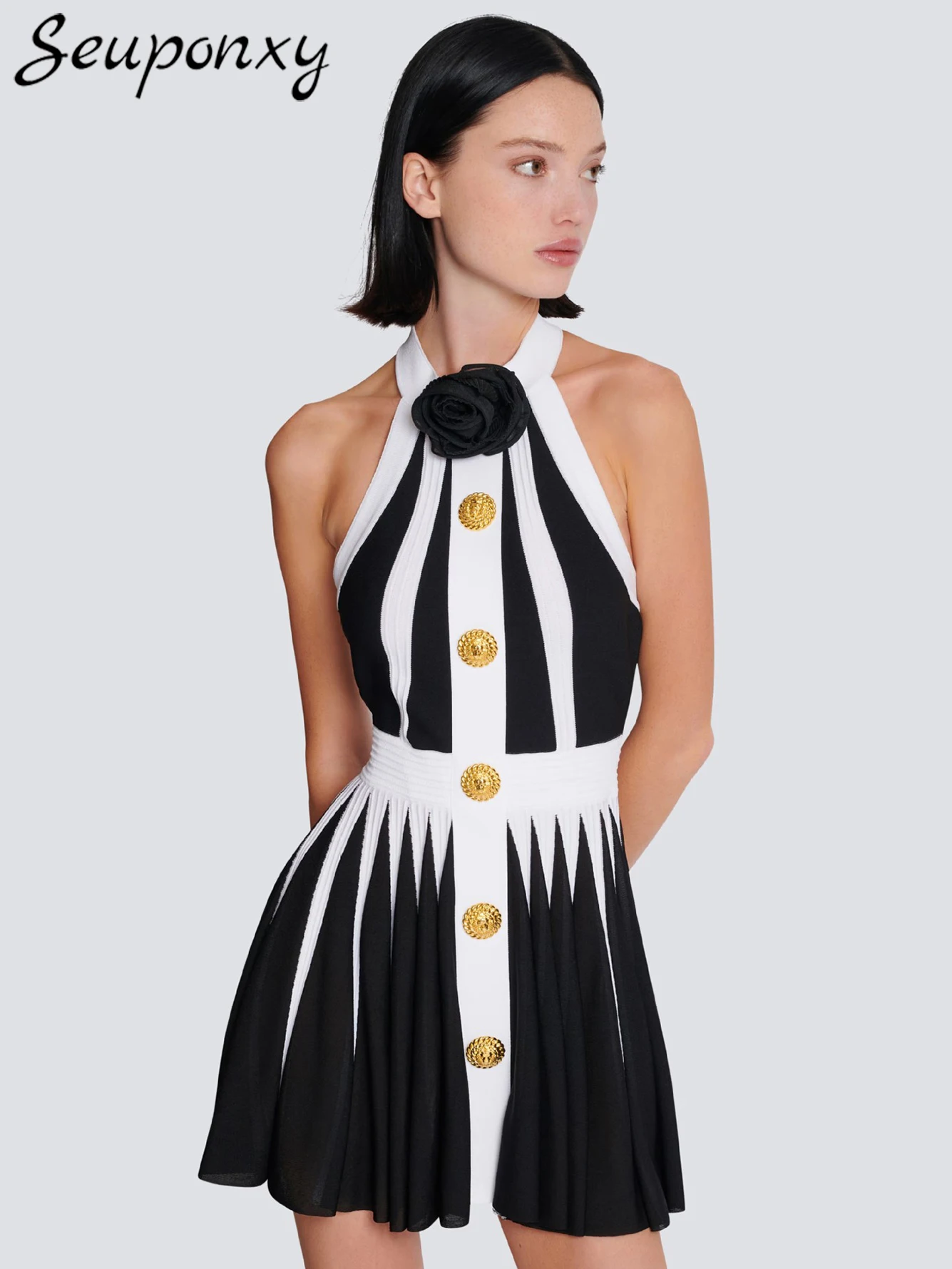 High Quality 2024 Summer Women'S Striped Bandage Mini Dress Sexy Sleeveless Neck Hanging 3D Flower Button Party Dress Vestidos
High Quality 2024 Summer Women'S Striped Bandage Mini Dress Sexy Sleeveless Neck Hanging 3D Flower Button Party Dress Vestidos