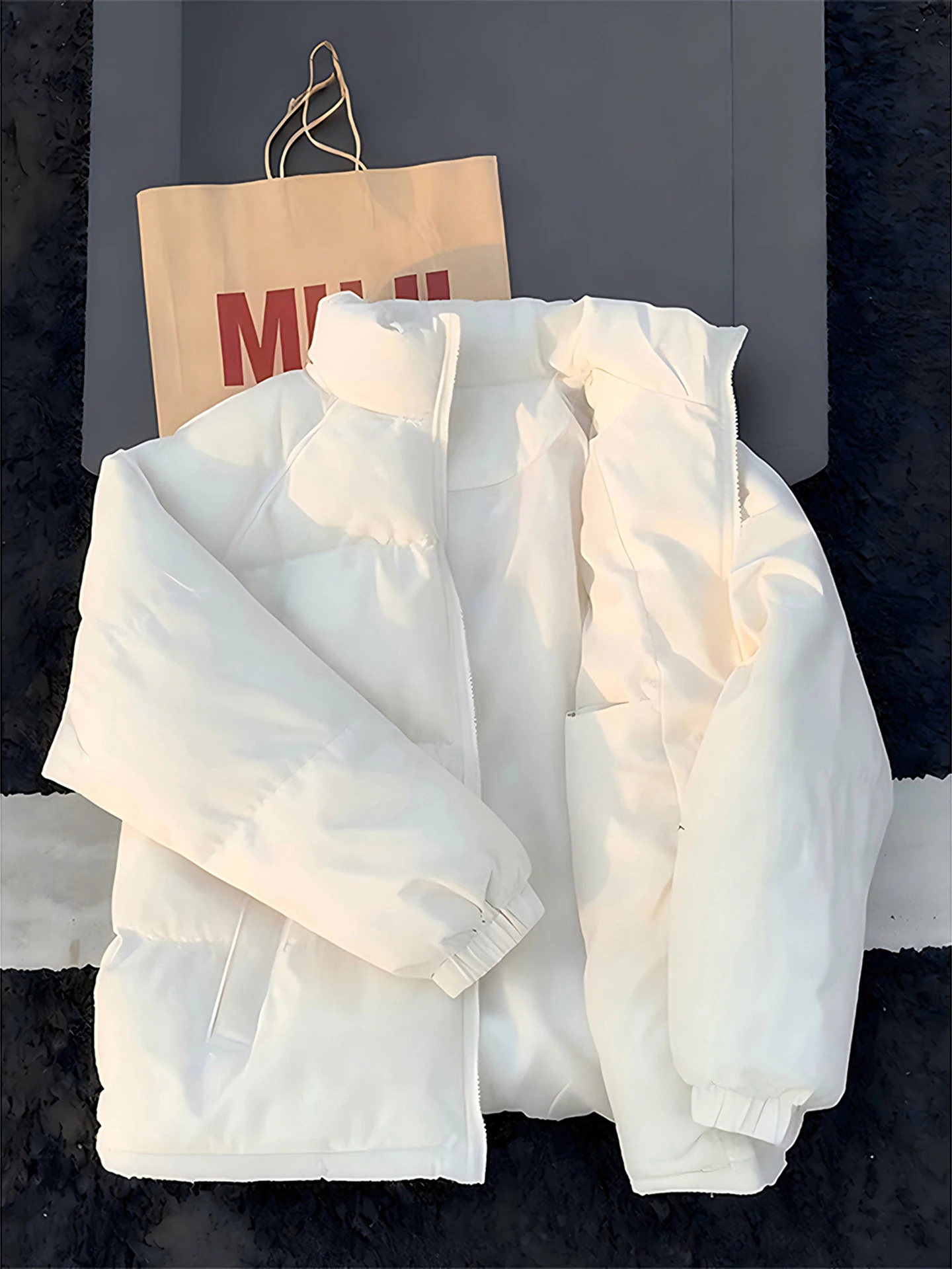 Мужская утепленная хлопковая куртка с воротником-стойкой, теплая, базовая, зимняя, модная, повседневная, утолщенная, на молнии, для онлайн-продаж
Мужская утепленная хлопковая куртка с воротником-стойкой, теплая, базовая, зимняя, модная, повседневная, утолщенная, на молнии, для онлайн-продаж