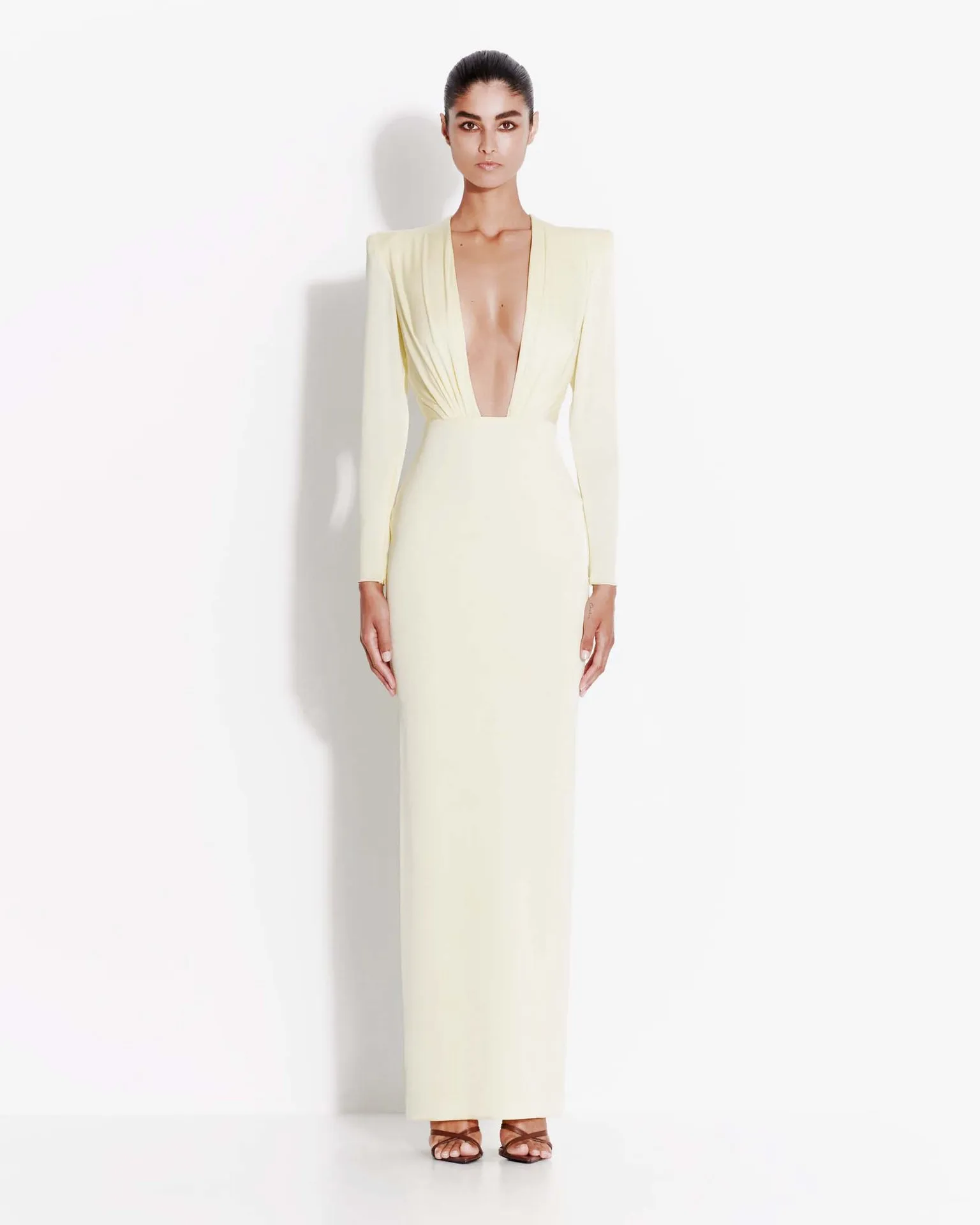 2025 White Women Winter Celebrity Sexy Long Sleeve Deep V Neck Beige Loose Dress Elegant Evening Club Party Dress
2025 White Women Winter Celebrity Sexy Long Sleeve Deep V Neck Beige Loose Dress Elegant Evening Club Party Dress