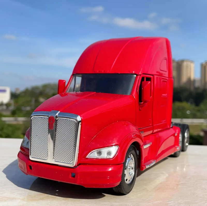 1/32 Новое поступление, специальная цена, литой под давлением металлический американский тяжелый грузовик T700, модель мебели, коллекция игрушек для детей
1/32 Новое поступление, специальная цена, литой под давлением металлический американский тяжелый грузовик T700, модель мебели, коллекция игрушек для детей