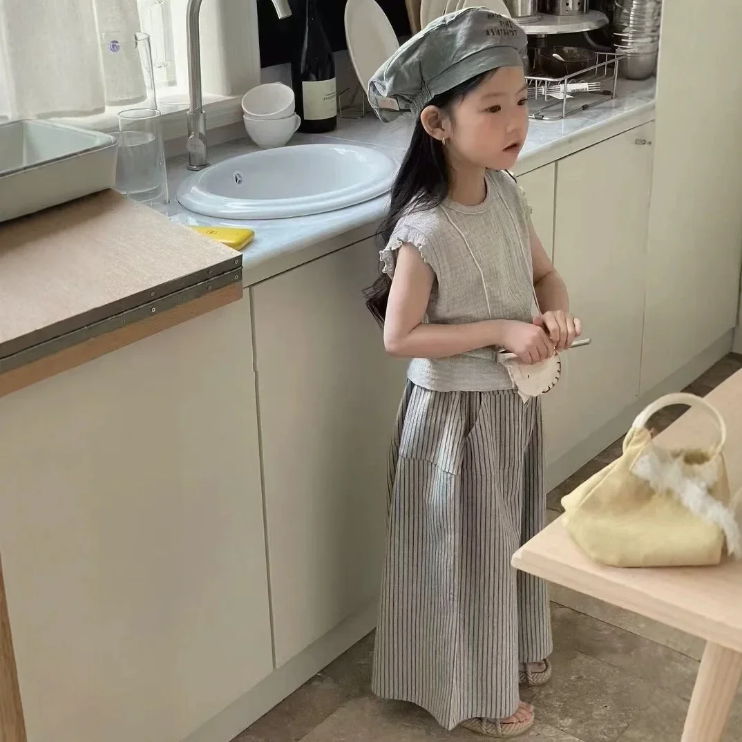 Girls' Spring Summer Set Japanese and Korean Style Vest+striped Pants Mosquito Repellent Pants Fashionable Children's Clothing
Girls' Spring Summer Set Japanese and Korean Style Vest+striped Pants Mosquito Repellent Pants Fashionable Children's Clothing