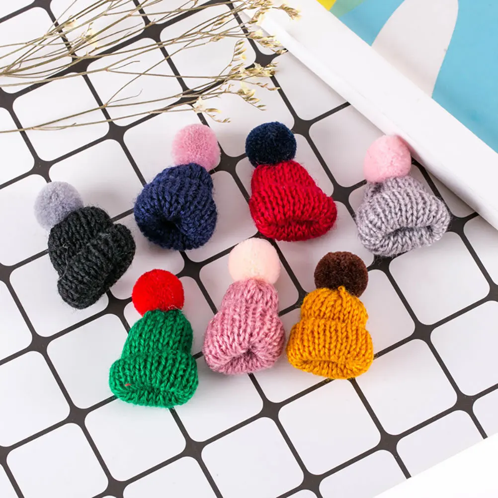 1 Set Mini Knitted Hats Fine Workmanship Comfortable Finger Hats Children Clothing Jewelry Brooch Phone Case Decor
1 Set Mini Knitted Hats Fine Workmanship Comfortable Finger Hats Children Clothing Jewelry Brooch Phone Case Decor