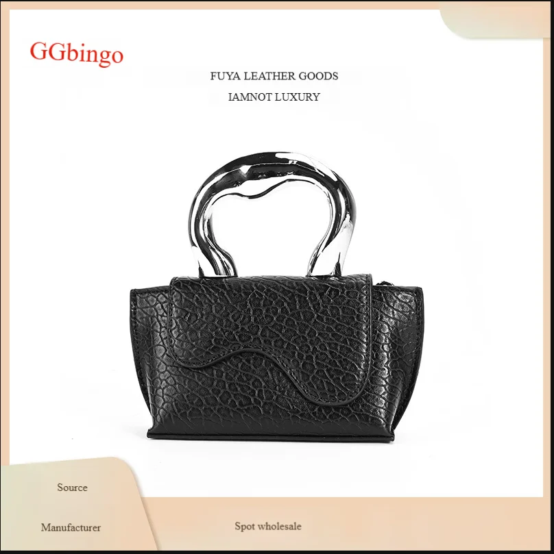 Сумка-клатч с ретро-дизайном и стразами | Съемный ремешок для iPad 13 дюймов | Премиум-класс, мягкий полиуретан | Настраиваемые опции
Сумка-клатч с ретро-дизайном и стразами | Съемный ремешок для iPad 13 дюймов | Премиум-класс, мягкий полиуретан | Настраиваемые опции