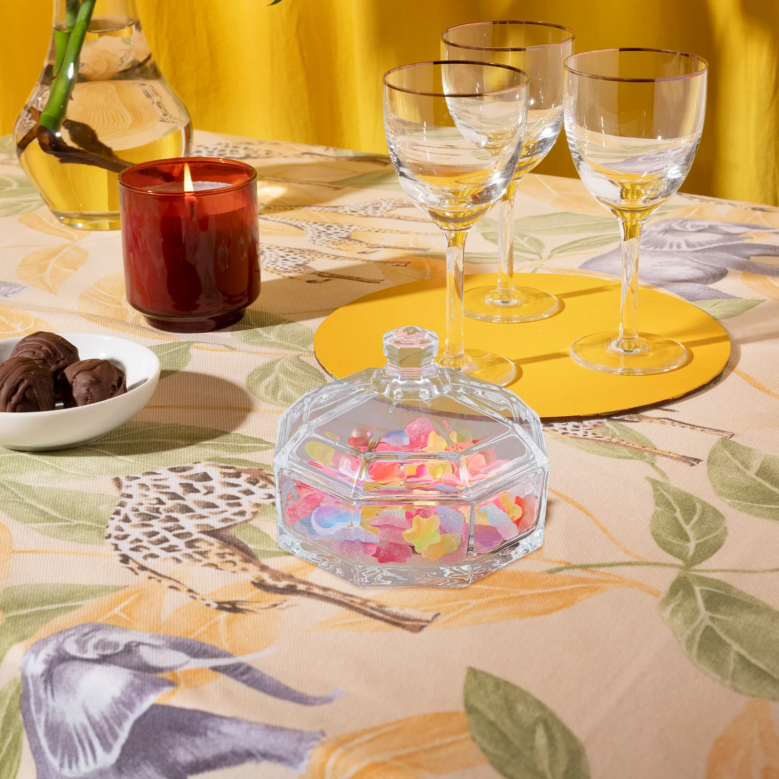 1Pcs Glass Candy Dish With Lid Clear Decorative Candy Jar For Storing Snacks Fruits Home Kitchen Dining Table
1Pcs Glass Candy Dish With Lid Clear Decorative Candy Jar For Storing Snacks Fruits Home Kitchen Dining Table