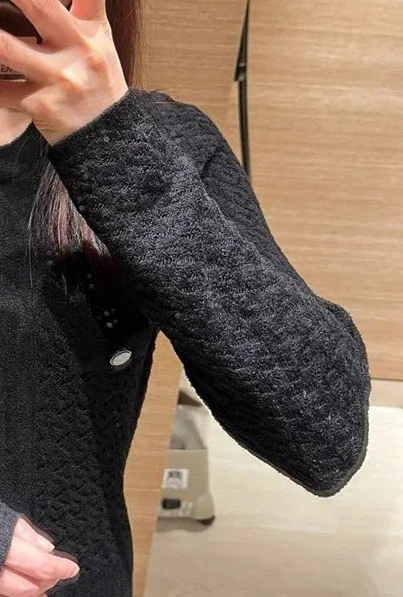 Women's black slim fit knitted dress long sleeve round neck single breasted grand festival party celebration midi robe
Women's black slim fit knitted dress long sleeve round neck single breasted grand festival party celebration midi robe