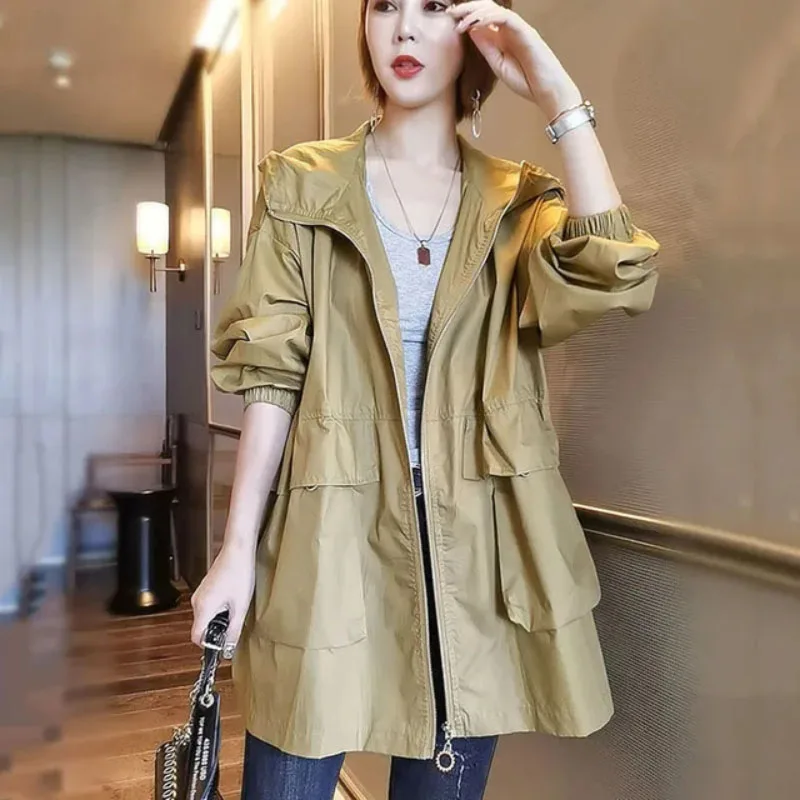 Women Windbreaker Coat New 2024 Spring Autumn Tooling Hooded Mid Loog Outerwear Loose All-Match Female Windbreaker Casual Tops
Women Windbreaker Coat New 2024 Spring Autumn Tooling Hooded Mid Loog Outerwear Loose All-Match Female Windbreaker Casual Tops