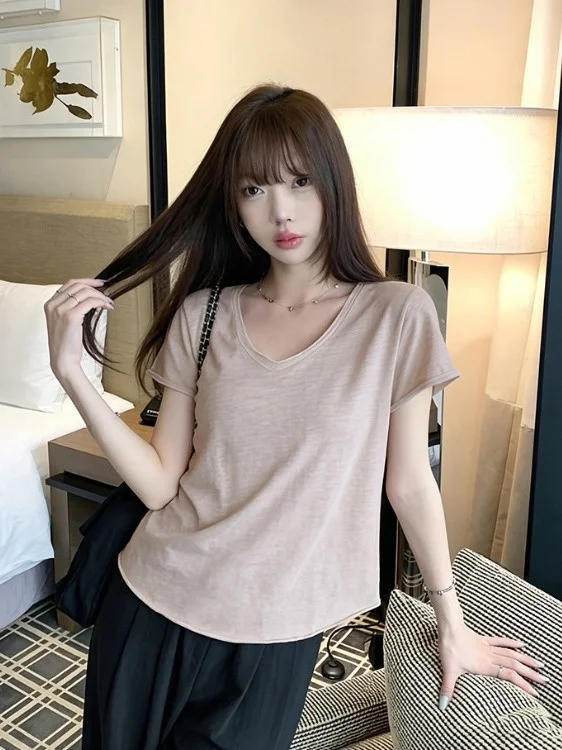 plus Size Casual V-Neck Short Sleeve Women's Summer Loose Slimming T-Shirt Top Versatile Comfortable Breathable Korean Style
plus Size Casual V-Neck Short Sleeve Women's Summer Loose Slimming T-Shirt Top Versatile Comfortable Breathable Korean Style