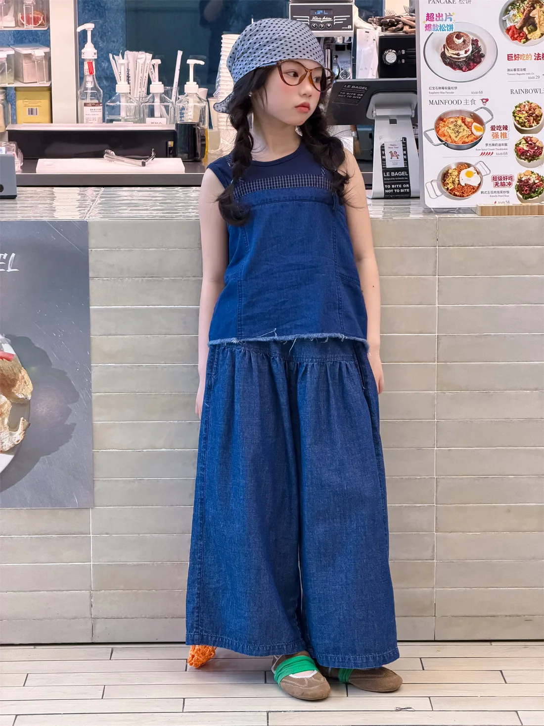 2026 Summer New Kids Girls Jeans Vintage Washed Blue Soft Denim Wide Leg Pants Casual Versatile Trendy Bottoms for Little Girls
2026 Summer New Kids Girls Jeans Vintage Washed Blue Soft Denim Wide Leg Pants Casual Versatile Trendy Bottoms for Little Girls