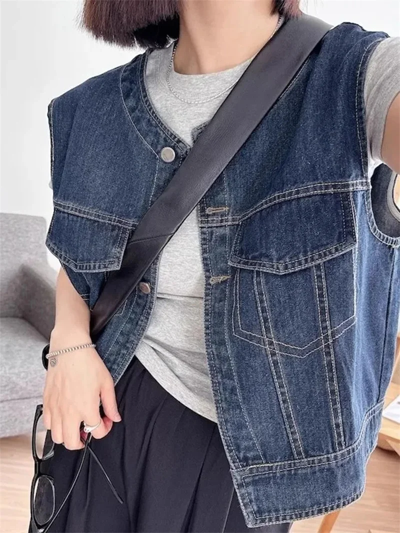 Round Neck Denim Vest 2025 Summer New Loose Women's Thin Style Fashionable Stylish Sleeveless Small Camisole top for Commuting
Round Neck Denim Vest 2025 Summer New Loose Women's Thin Style Fashionable Stylish Sleeveless Small Camisole top for Commuting