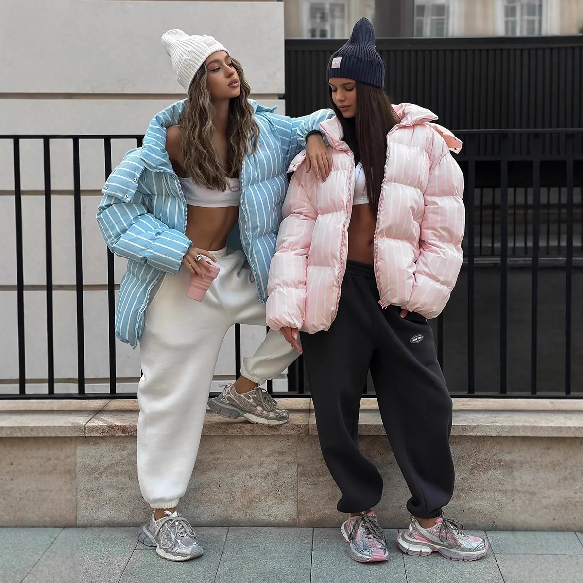 Striped Hooded Cotton-padded Jacket New Winter Style for 2025 Loose Fit Fashionable Casual and Warm Куртка Зимняя Женская
Striped Hooded Cotton-padded Jacket New Winter Style for 2025 Loose Fit Fashionable Casual and Warm Куртка Зимняя Женская