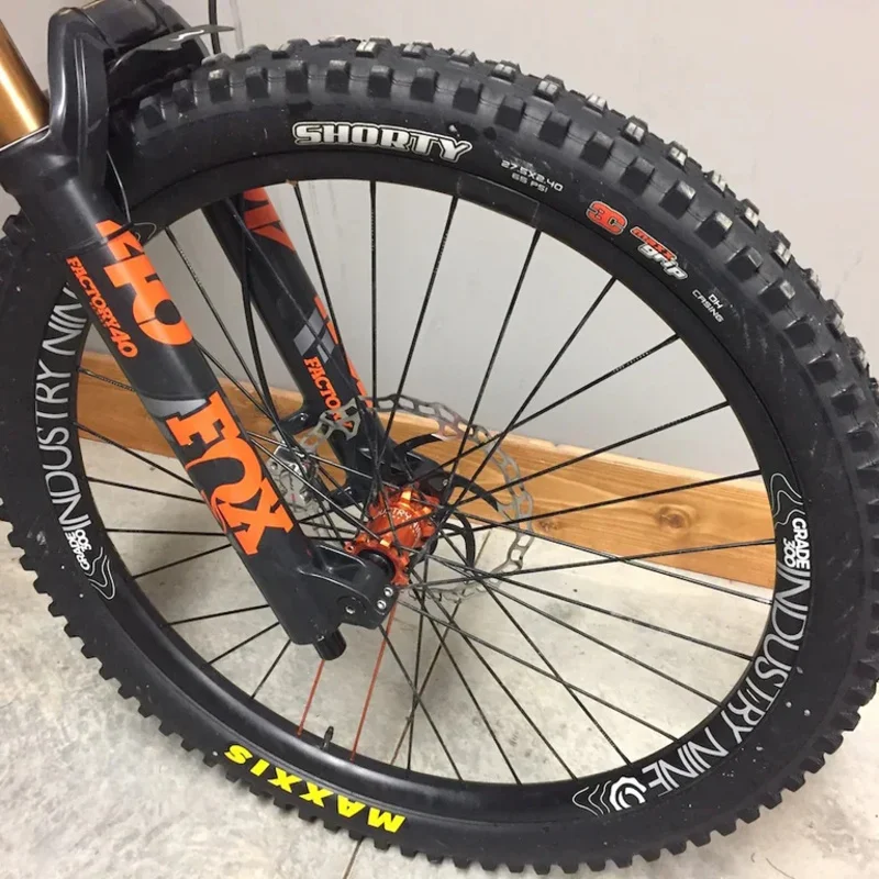 Шина MAXXIS Short (M359RU) Складная бескамерная для горного велосипеда, 27,5/29x2,40, 3CG TR
Шина MAXXIS Short (M359RU) Складная бескамерная для горного велосипеда, 27,5/29x2,40, 3CG TR