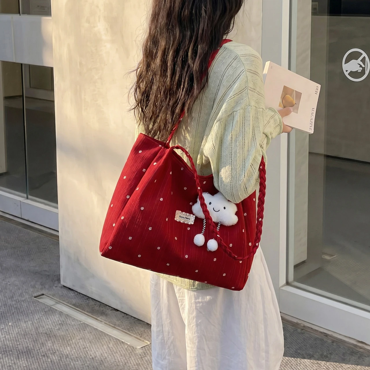 Large Capacity Canvas Drawstring Shoulder Bag Chiffon Handbag Commuter Vacation Women's Bag Fresh Fairy Tale Style Handbag
Large Capacity Canvas Drawstring Shoulder Bag Chiffon Handbag Commuter Vacation Women's Bag Fresh Fairy Tale Style Handbag
