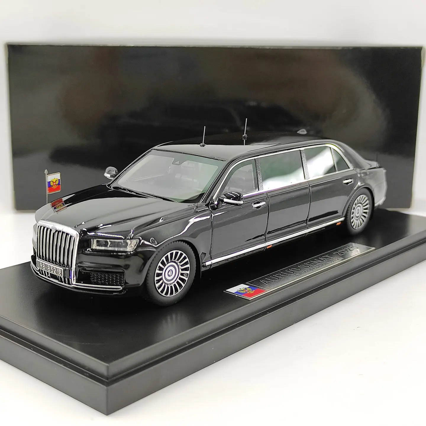 Asoty 1:43 Scale AURUS SENAT 2025 Russian Presidential Car Limited Edition Resin Car Model
Asoty 1:43 Scale AURUS SENAT 2025 Russian Presidential Car Limited Edition Resin Car Model