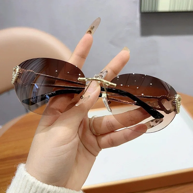 Bio-Nylon Dual-Arc Slimming Sunglasses - UV400 Triple Guard Round Face Makeup-Free Enhancer Lightweight Summer
Bio-Nylon Dual-Arc Slimming Sunglasses - UV400 Triple Guard Round Face Makeup-Free Enhancer Lightweight Summer