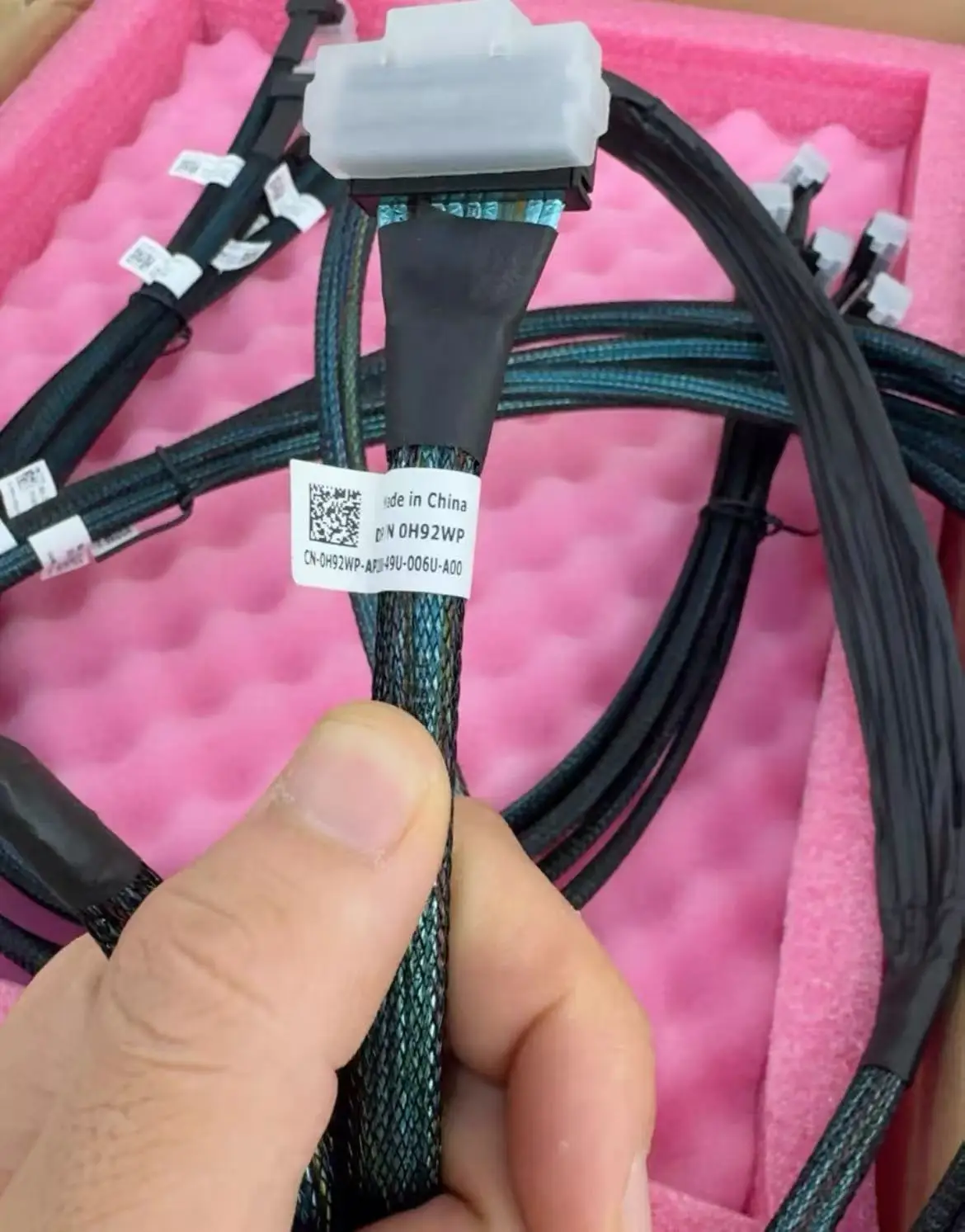 MHH6D H92WP brand new FOR Dell R750 R7525 SB1 large card hard drive backplane SAS cable 12 * 3.5 set of two
MHH6D H92WP brand new FOR Dell R750 R7525 SB1 large card hard drive backplane SAS cable 12 * 3.5 set of two