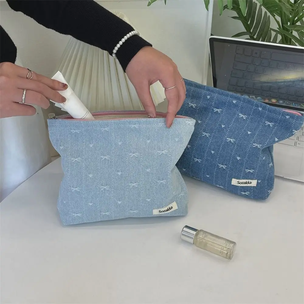 Zipper Denim Makeup Bag Clutch Bag Multifunctional Bow Cosmetic Bag Toiletry Organizer Large Capacity Skincare Storage Bag
Zipper Denim Makeup Bag Clutch Bag Multifunctional Bow Cosmetic Bag Toiletry Organizer Large Capacity Skincare Storage Bag
