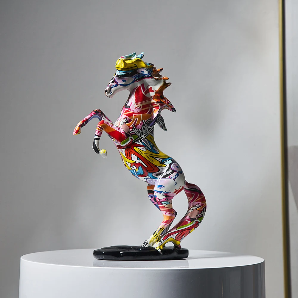 Hot-selling European Style Colorful Watermark Horse Resin Handicraft Ornaments
Hot-selling European Style Colorful Watermark Horse Resin Handicraft Ornaments
