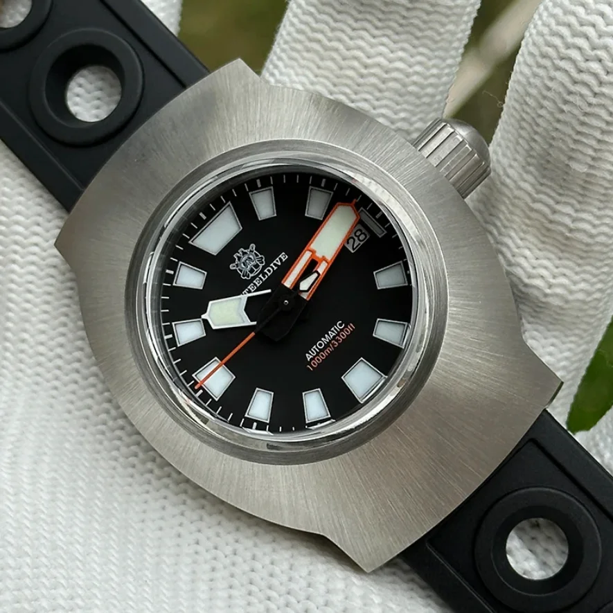 STEELDIVE Men Automatic Watch 45MM Mechanical Wristwatch Diver 1000M Waterproof BGW-9 Luminous Sapphire Mirror NH35 Military
STEELDIVE Men Automatic Watch 45MM Mechanical Wristwatch Diver 1000M Waterproof BGW-9 Luminous Sapphire Mirror NH35 Military