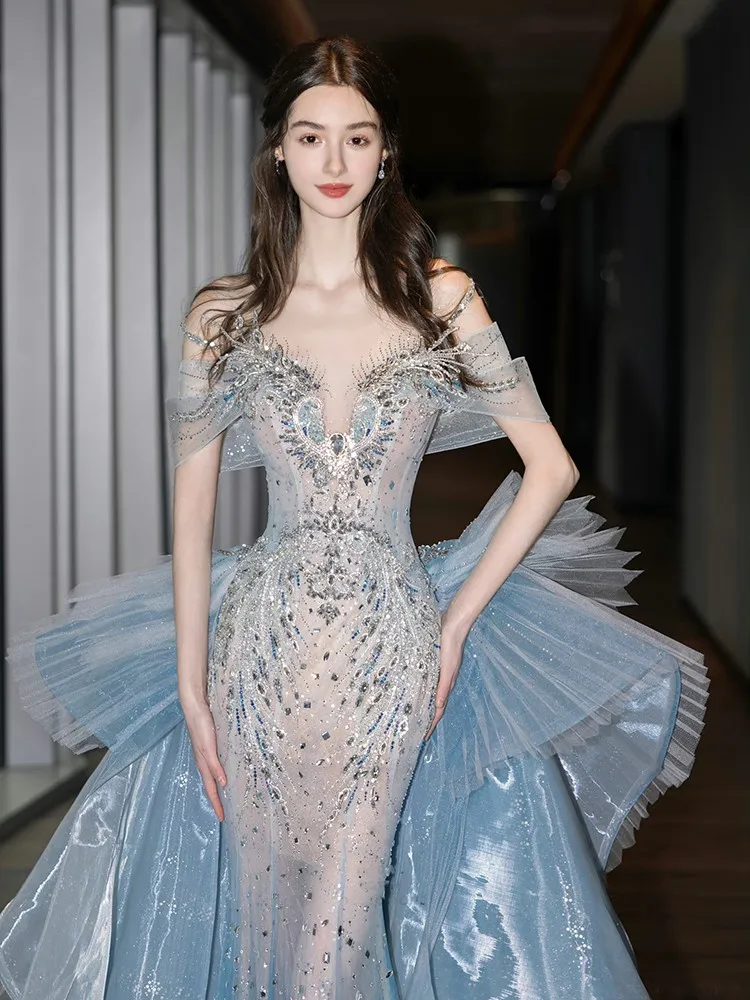 A new high-end niche light luxury and elegant heavy industry dress for banquets
A new high-end niche light luxury and elegant heavy industry dress for banquets