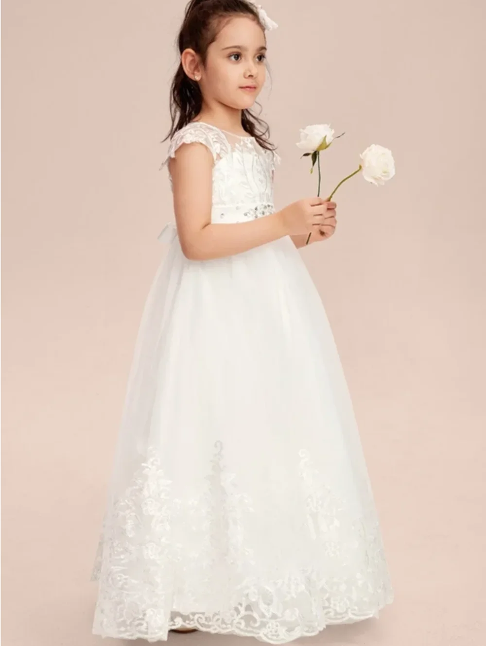 White Flower Girl Dresses Tulle Lace Appliques With Diamond Belt Sleeveless For Wedding Birthday Party First Communion Gowns
White Flower Girl Dresses Tulle Lace Appliques With Diamond Belt Sleeveless For Wedding Birthday Party First Communion Gowns