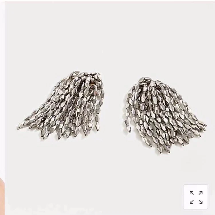 Lightweight Tri-Color Tassel Earrings Women's Faion Jewelry Allergy-Free Exaggerated Personali Ear Decorations
Lightweight Tri-Color Tassel Earrings Women's Faion Jewelry Allergy-Free Exaggerated Personali Ear Decorations