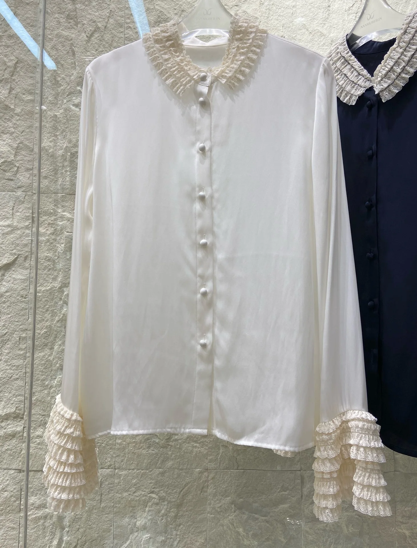 EVACANDIS Women Silk New Lace Patchwork O-Neck Long Sleeve Shirts Solid Sweet Elegant Chic Luxury Blouse High Quality Clothes
EVACANDIS Women Silk New Lace Patchwork O-Neck Long Sleeve Shirts Solid Sweet Elegant Chic Luxury Blouse High Quality Clothes