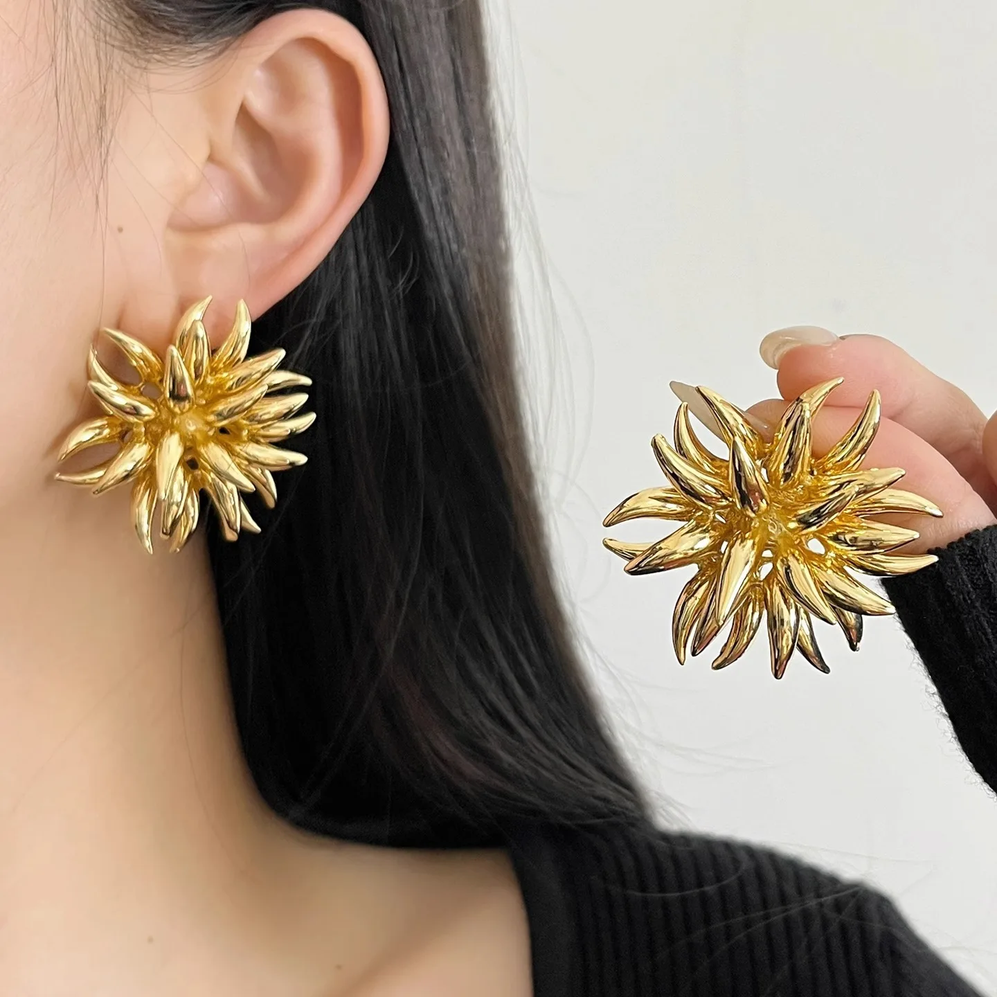 SJG1-SJG2 Metal flower-shaped earrings
SJG1-SJG2 Metal flower-shaped earrings
