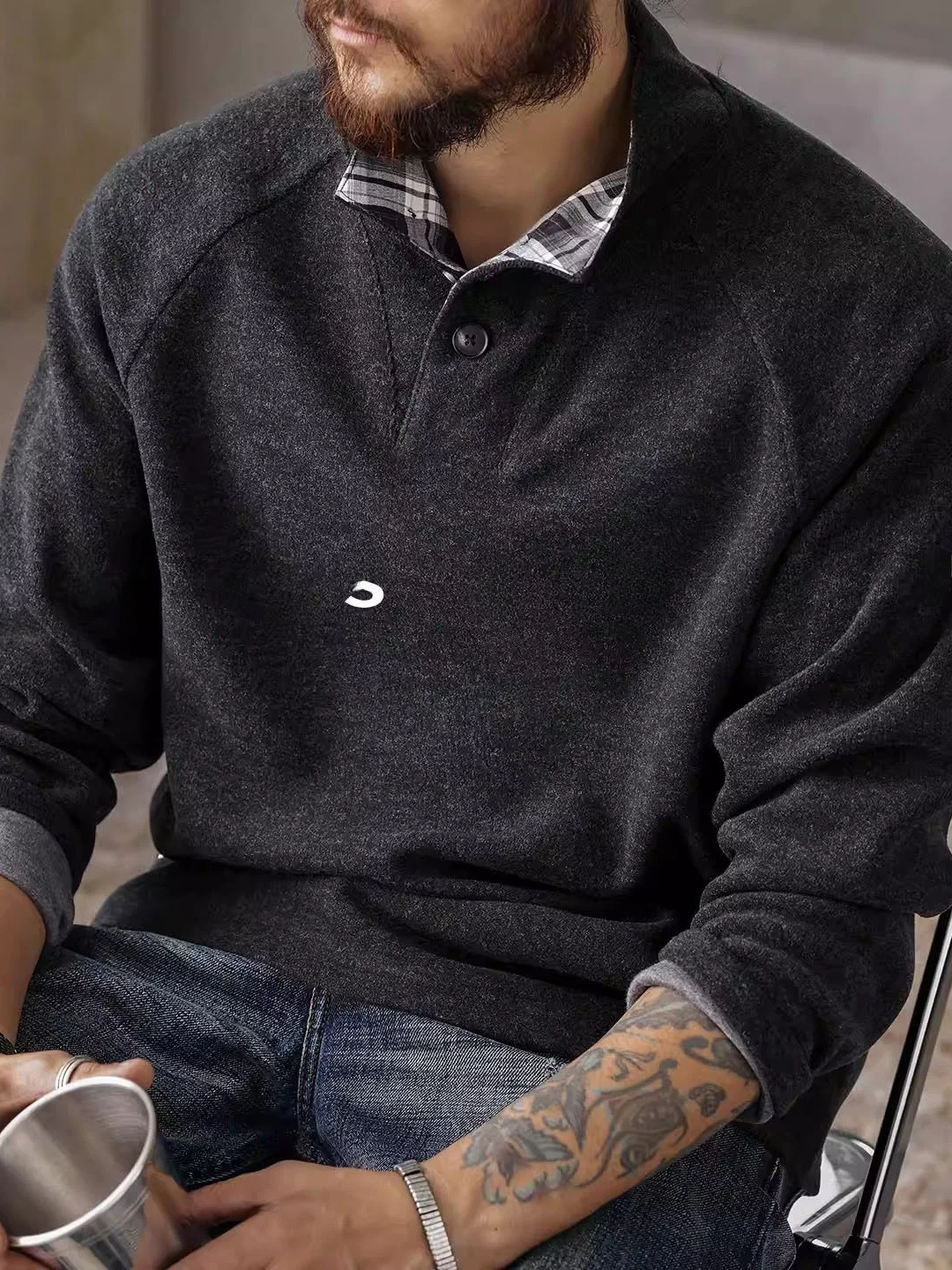 Мужская футболка большого размера из искусственного бархата в американском стиле, весна-осень, новая модель, с воротником-стойкой, из плотной шерсти, модная
Мужская футболка большого размера из искусственного бархата в американском стиле, весна-осень, новая модель, с воротником-стойкой, из плотной шерсти, модная