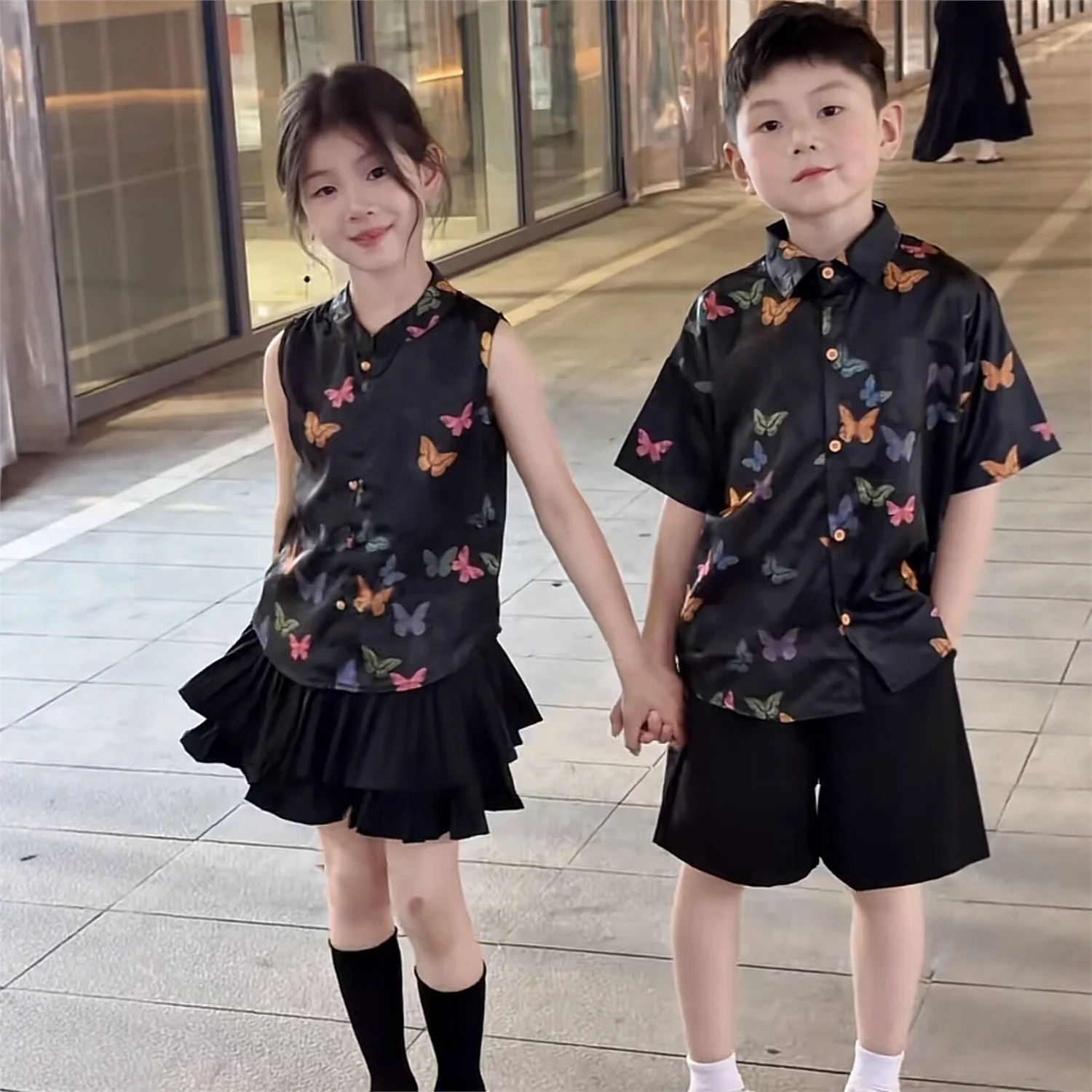 Chinese Style Sibling Matching Outfit Butterfly Print Satin Kids Set Boys Shirt Shorts Girls Sleeveless Cake Skirt Summer Wear
Chinese Style Sibling Matching Outfit Butterfly Print Satin Kids Set Boys Shirt Shorts Girls Sleeveless Cake Skirt Summer Wear