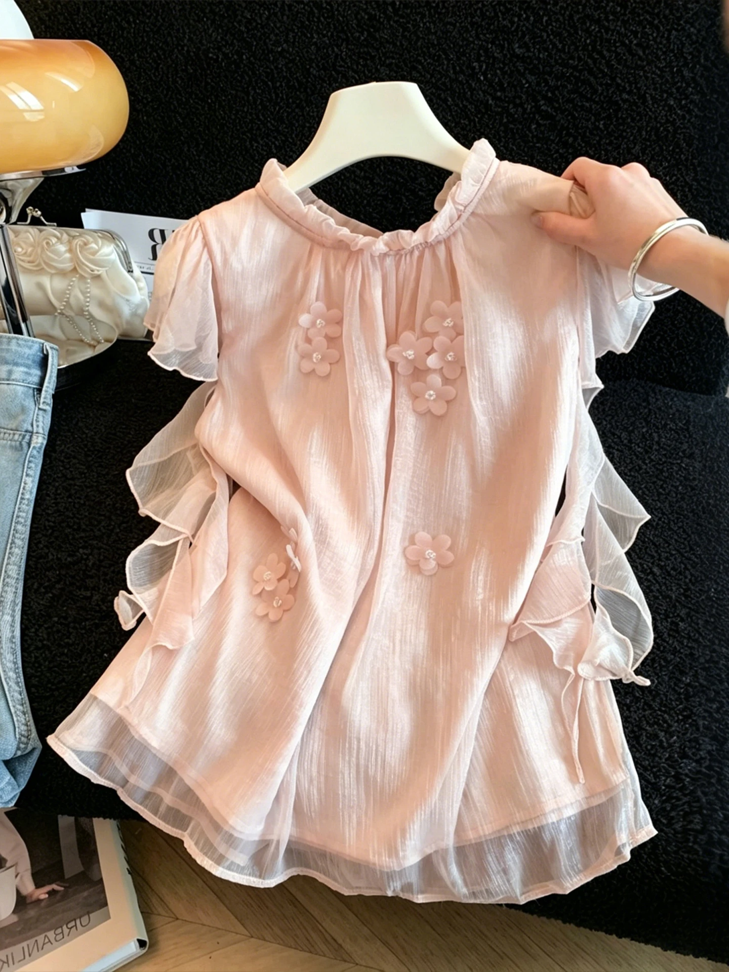 Elegant Stand Collar Asymmetrical Hem Lace Sleeve Women's Shirt Southern Oil Summer Design Sense Fashionable Top
Elegant Stand Collar Asymmetrical Hem Lace Sleeve Women's Shirt Southern Oil Summer Design Sense Fashionable Top