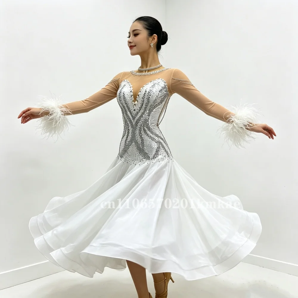 Modern Ballroom Competition Dress Custom Size Fit with Mesh and Rhinestone Bodice for Stage
Modern Ballroom Competition Dress Custom Size Fit with Mesh and Rhinestone Bodice for Stage